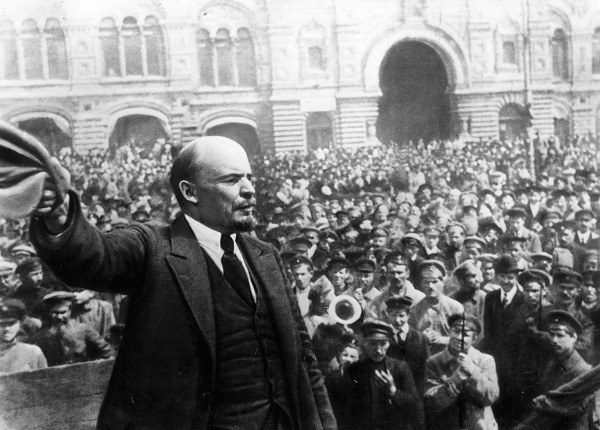 Stalin: Ketika Seorang Paranoid Memimpin Negara Terbesar di Dunia 102