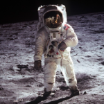 Mengenang 62 Tahun Pendaratan Neil Armstrong dan Buzz Aldrin di Bulan 11