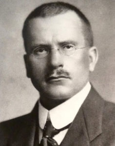 Carl Gustav Jung: Arti Introvert dan Ekstrovert Menurut Pencetus Aslinya 43