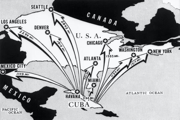 Penyebab terjadinya krisis Kuba pada tahun 1962 adalah adanya perang dingin antara Amerika Serikat dan Uni Soviet.