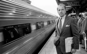 Joe Biden di Stasiun Kereta (Foto: Joe McNally/ Getty Images di unggah di History.com)