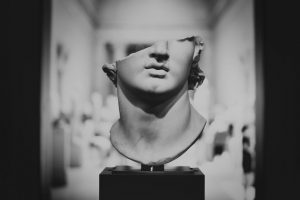 Patung Yunani di Metropolitan Museum of Art (Foto: www.unsplash.com by Levi Meir Clancy)