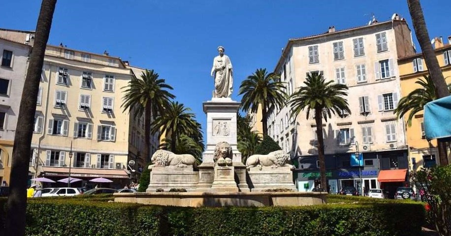 Monumen Napoleon Bonaparte (Foto: www.Pixabay.com by Tama66)