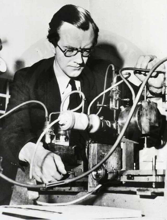 Biografi Maurice Wilkins, Penemu Struktur DNA yang Terlupakan (1916-2004) 98
