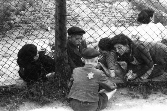 Mengenal Antisemitisme dan Tragedi Holocaust Selama Perang Dunia 2 87