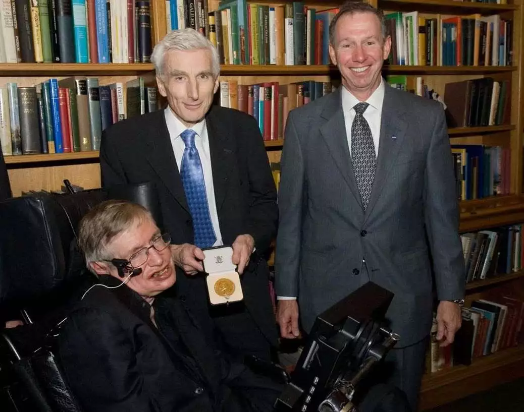 Perjalanan Stephen Hawking Mengungkap Misteri Lubang Hitam 88