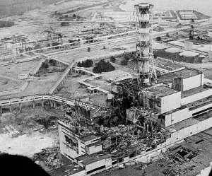 Ilustrasi insiden Chernobyl 1986 yang menyebabkan runtuhnya uni soviet (Dok. Joker345 via https://creativecommons.org/licenses/by-sa/4.0)