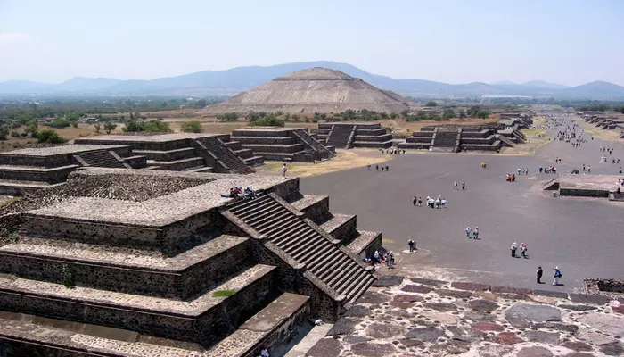 piramida aztec peninggalan dan kebudayaan peradaban amerika kuno