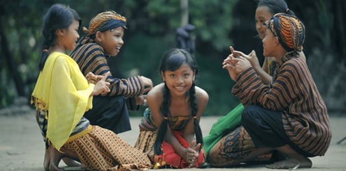 Permainan anak tradisional cublak cublak suweng.